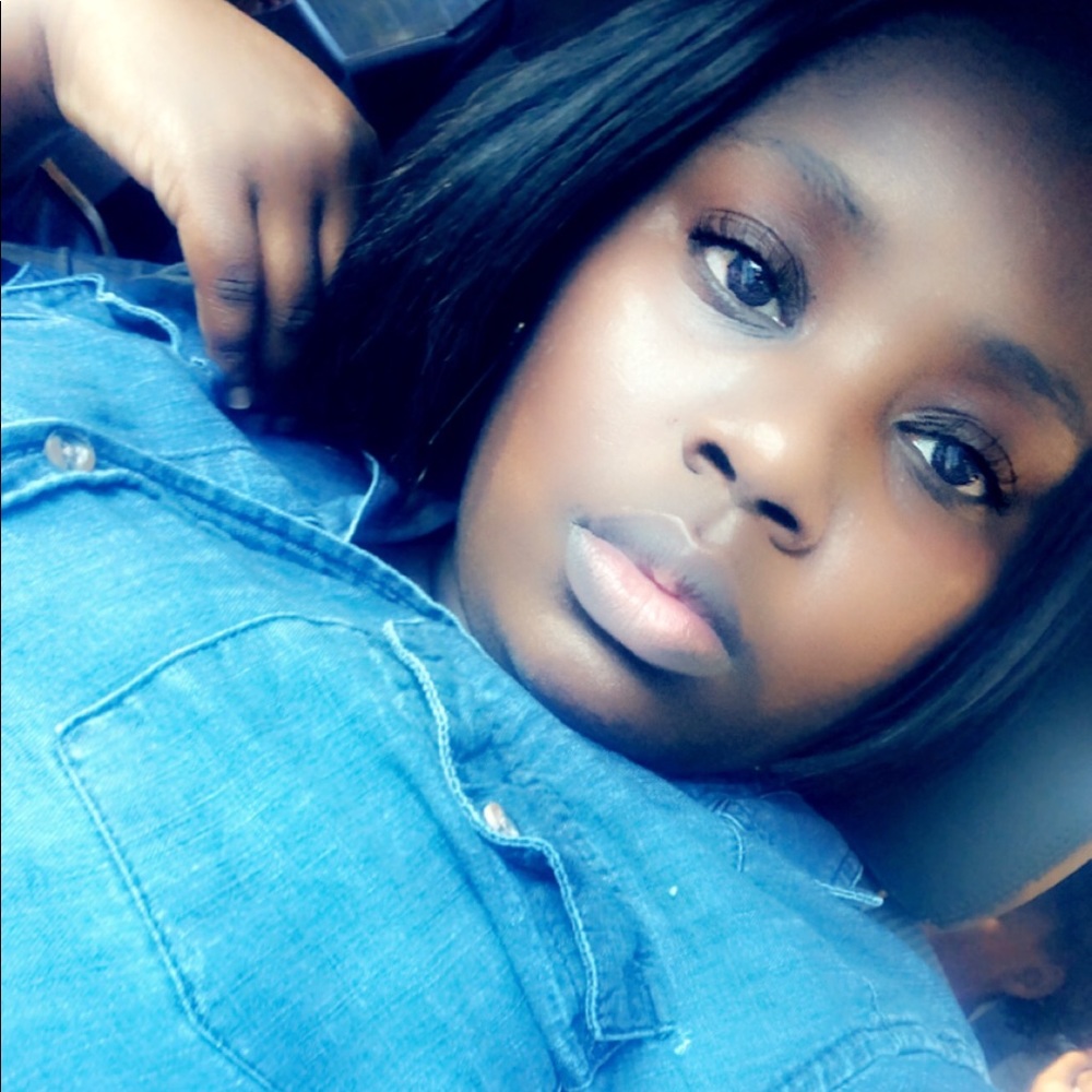 Meet your Posher, Kendra